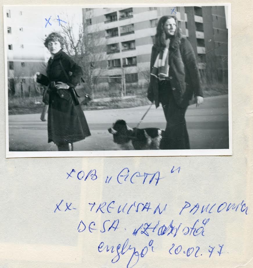 Gomas sievas un ārvalstu žurnālista tikšanās novērošana, 1977. gada 20. februārī.