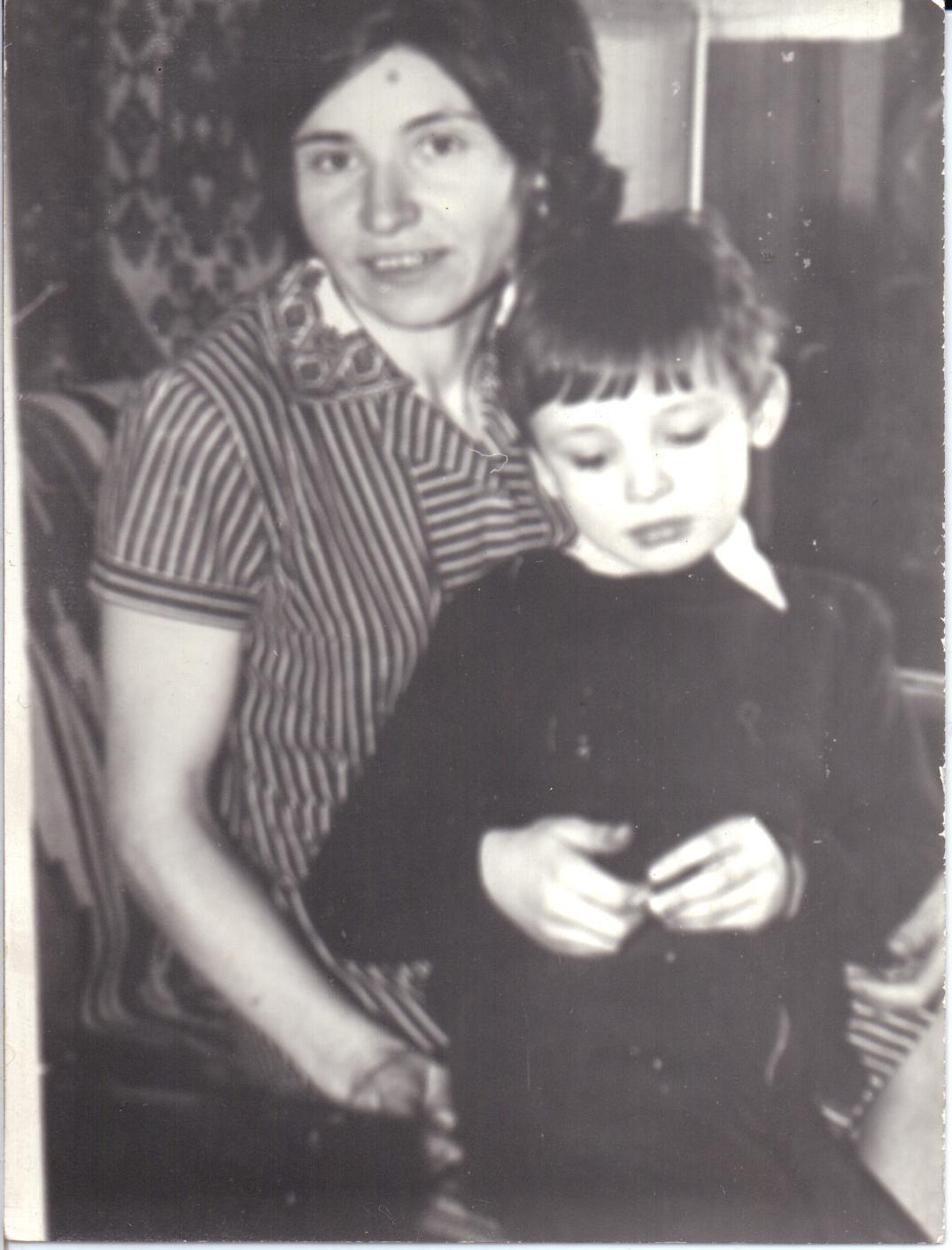 Nadiya Svitlychna with her son Yarema after her release, wearing the dress with the embroidered collar, 1976.