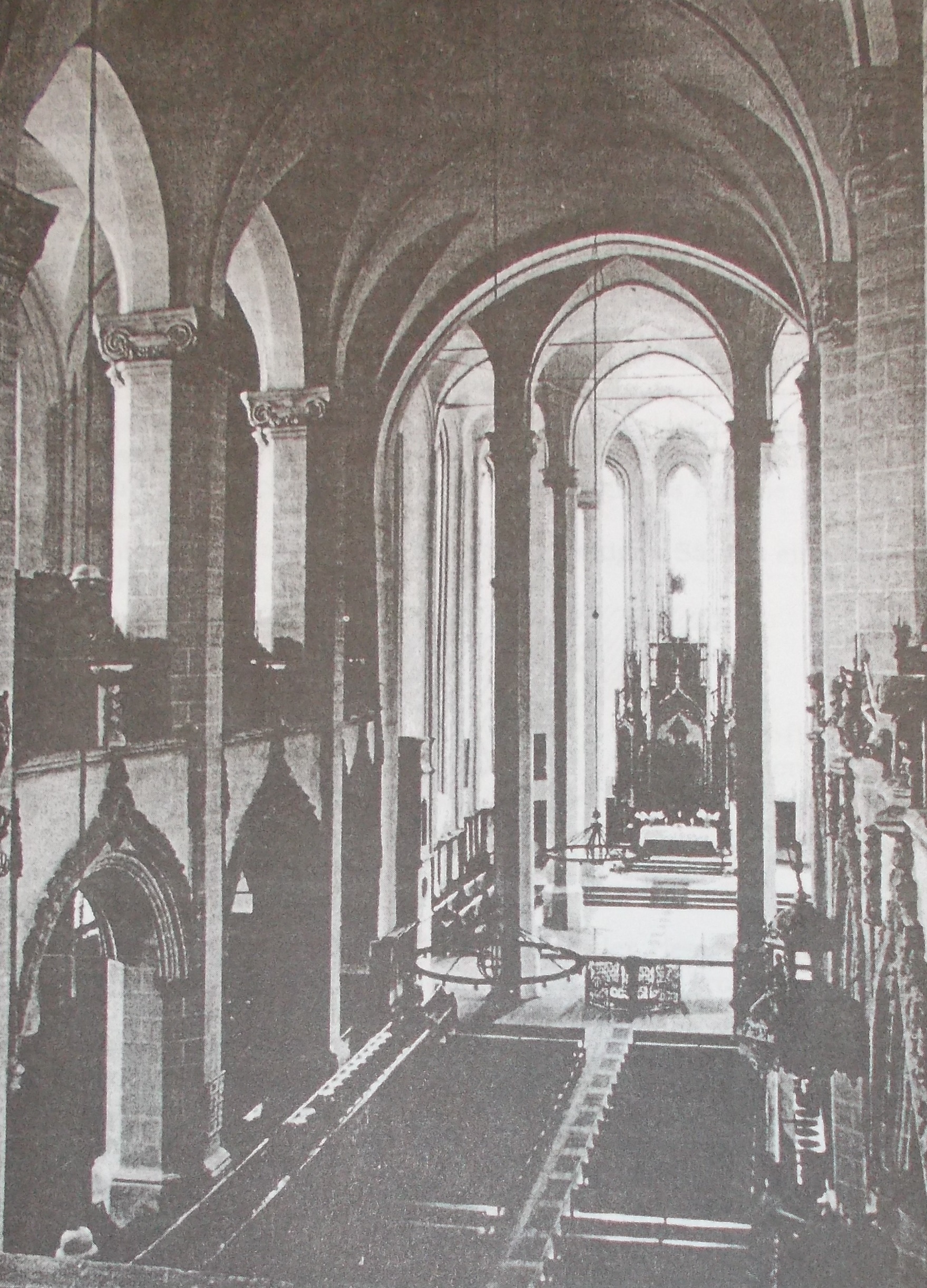 The interior of the Black Church after renovation during the late 1980 (unknown author)