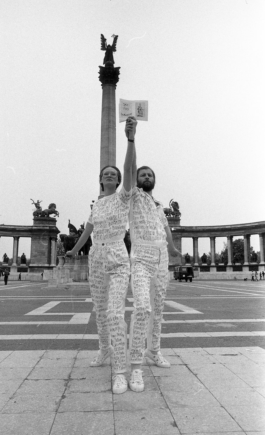 György Galántai: 'Homage to Vera Mukhina' performance with Julia Klaniczay and G. A. Cavellini, May 24, 1980, Hősök tere (Heroes´ Square), Budapest