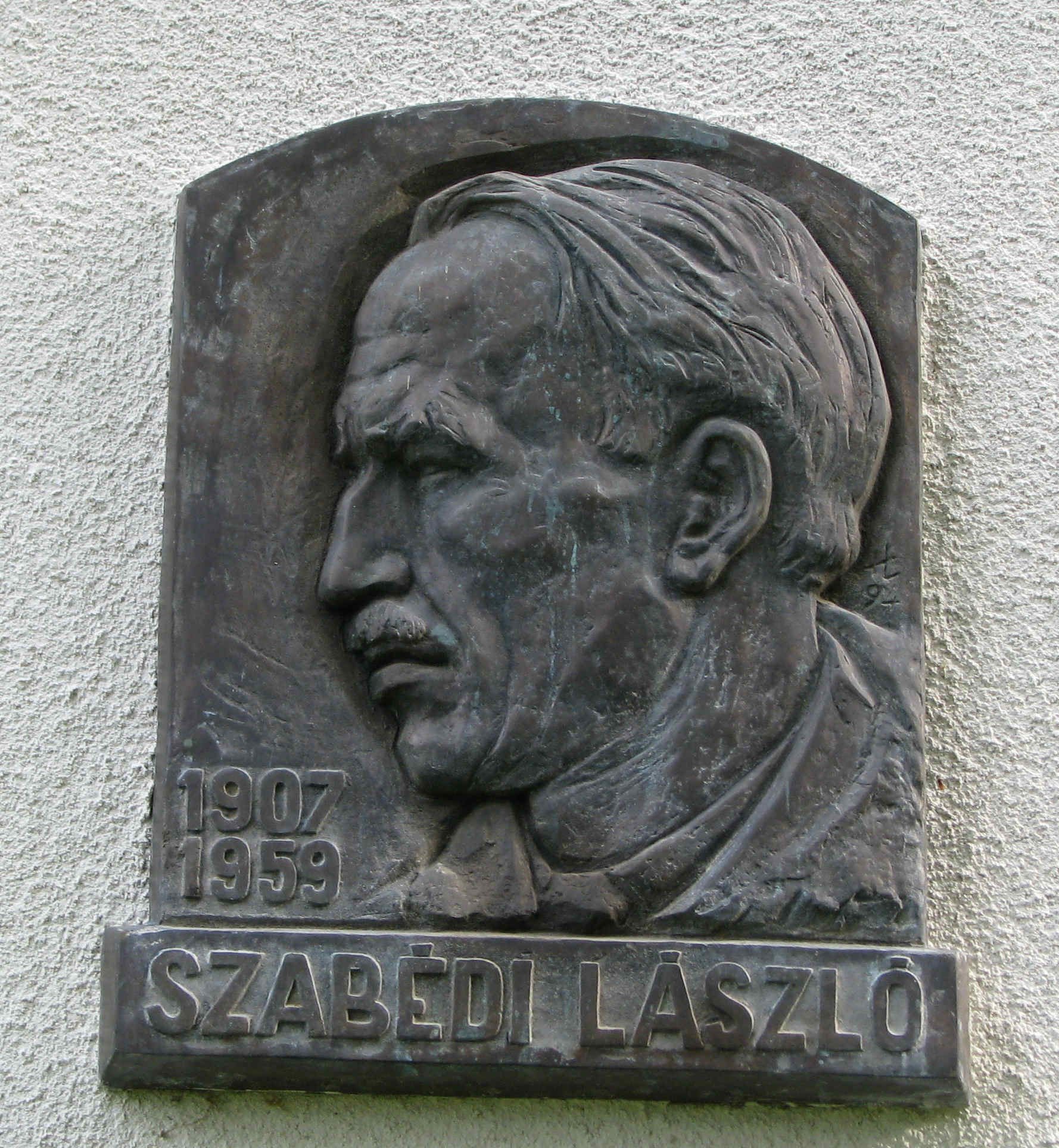 Plaque of László Szabédi on the wall of the unitarian temple at Szabéd, 2011.