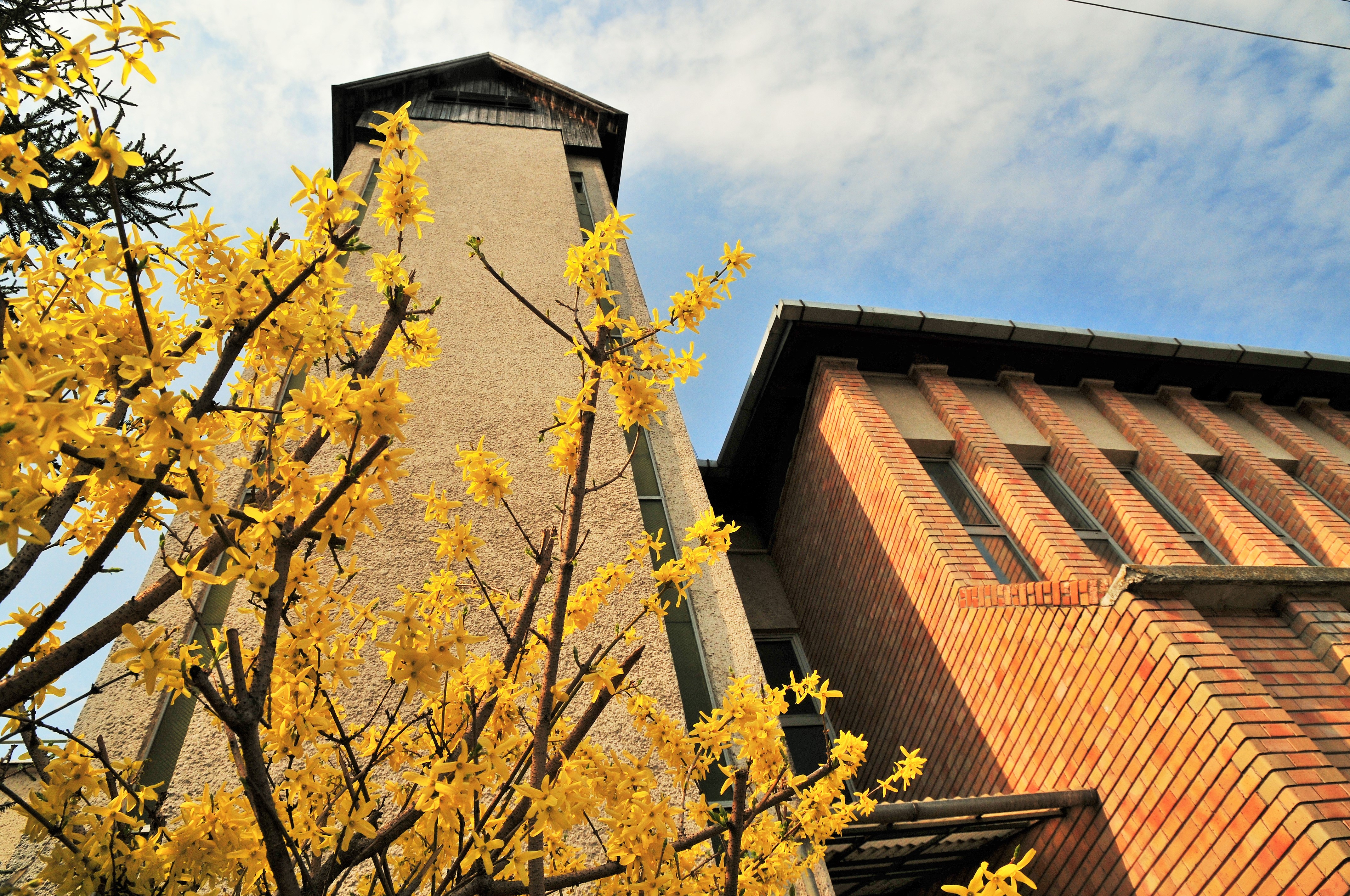 The 'Church of Hope' of the 'Dâmbul Rotund' Reformed Congregation in Cluj-Napoca