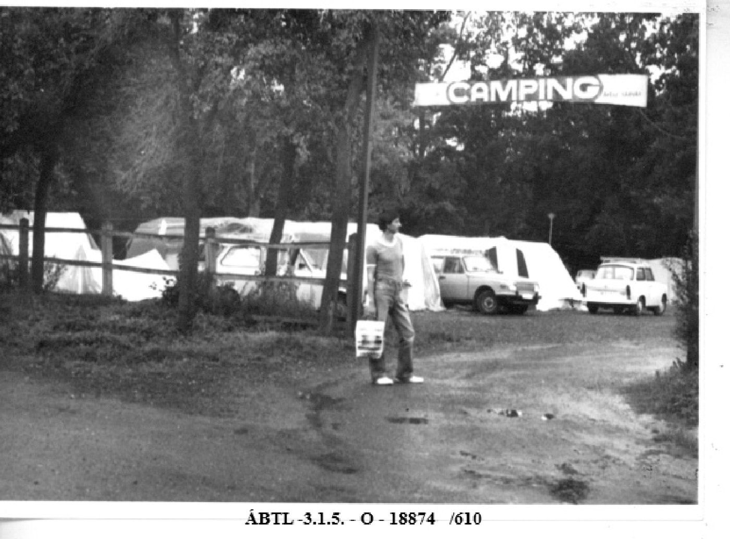 State security photo on Christian community ’s camping (August 1983)