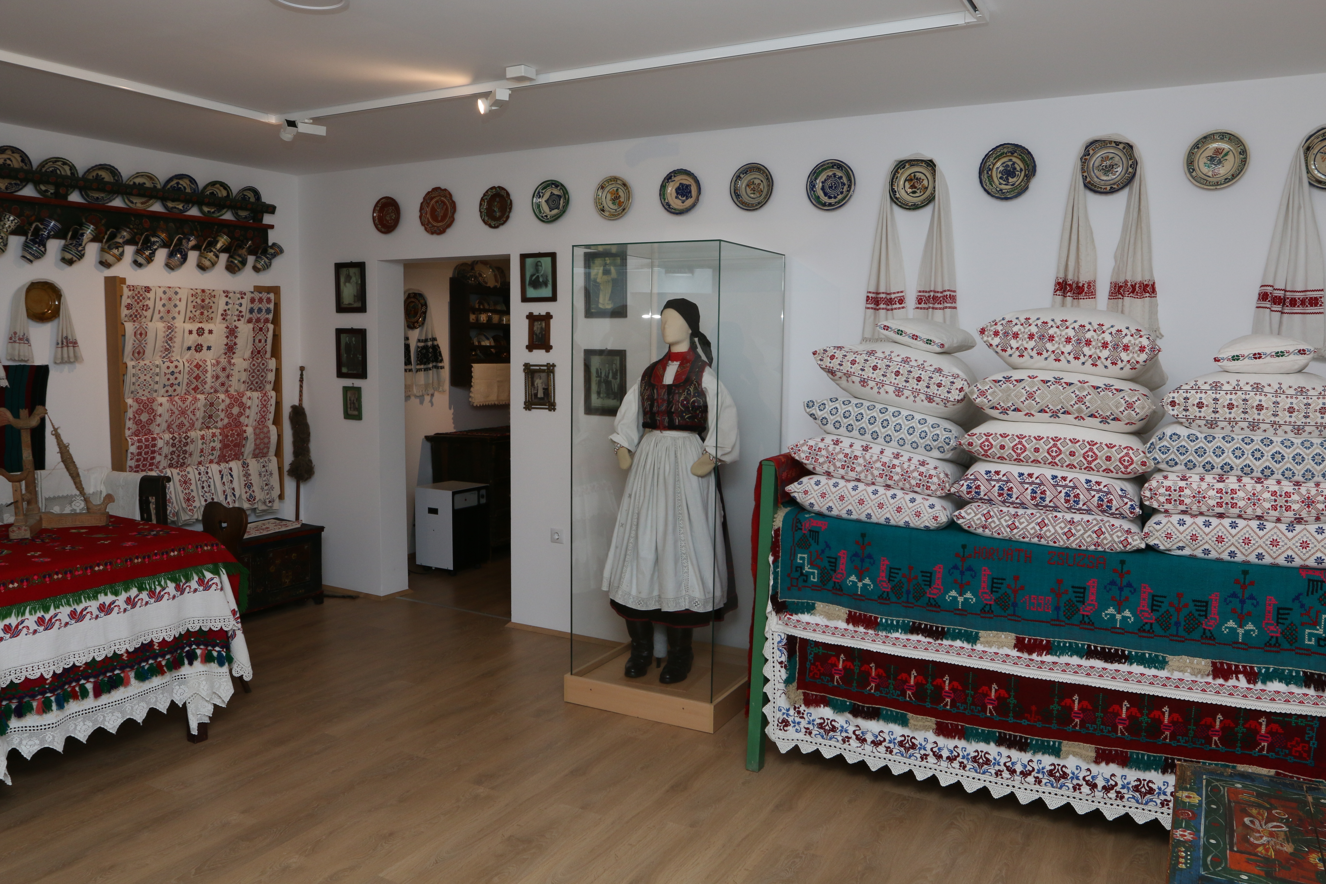 The “Clean Room” of Răscruci village at Zoltán Kallós Museum and Ethnographic Centre