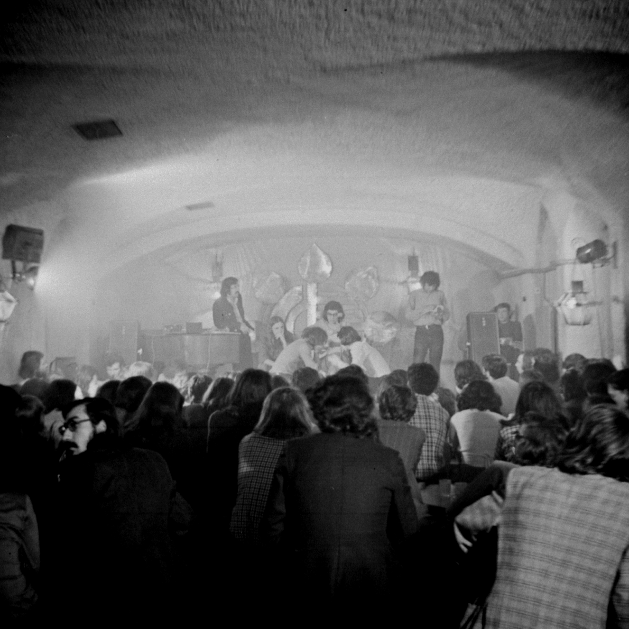 Concert în Club A, 1974