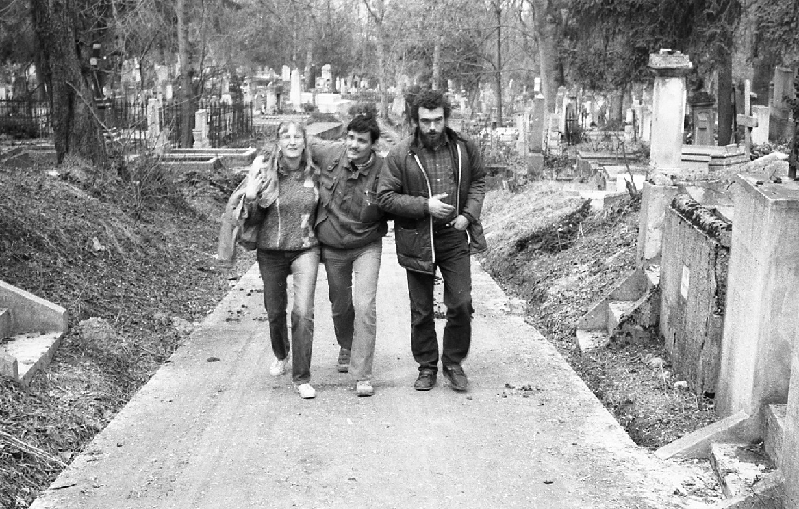 Albert Tódor (on the right) together with his brother-in-law András Bardócz, and his sister: Vilma Tódor at the Házsongárd cemetary of Cluj / Kolozsvár / Clausenburg, Romania in Spring 1987