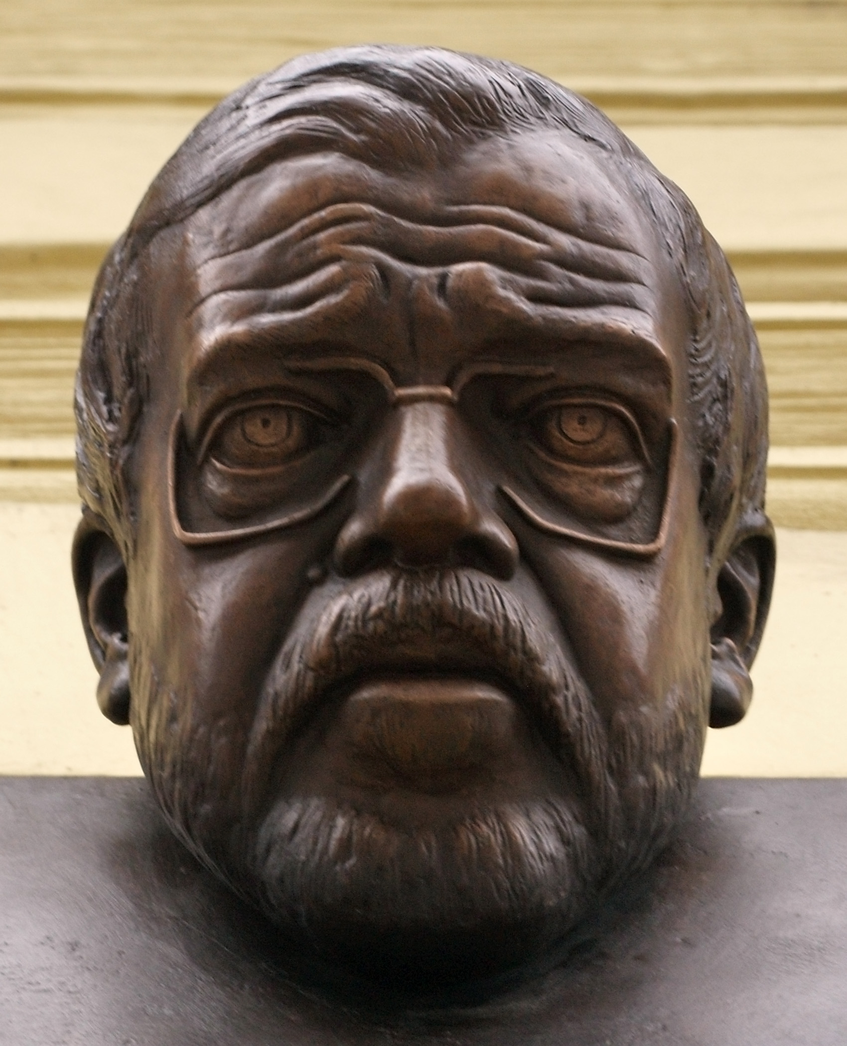 Busta Václava Bendy od Petra Orieška