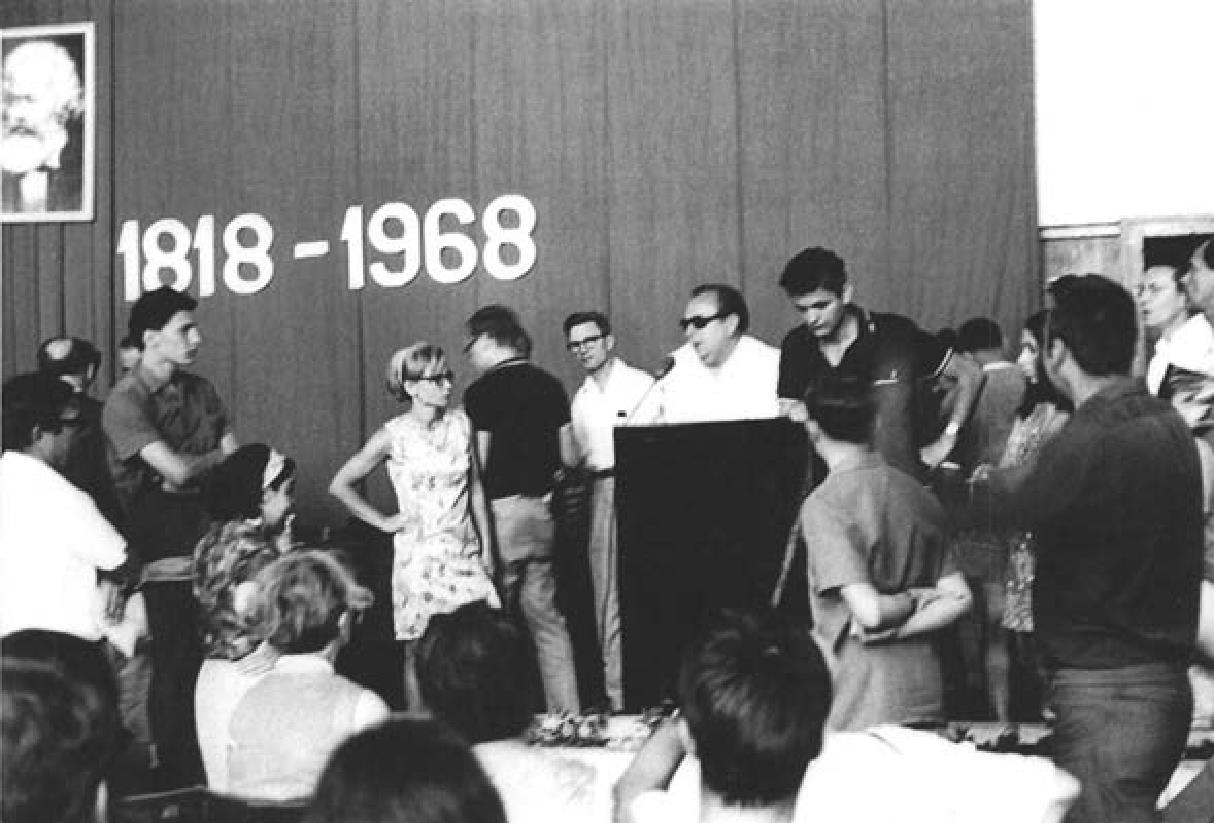 Participants in the Korčula Summer School discussing the Soviet occupation of Czechoslovakia, 1968.