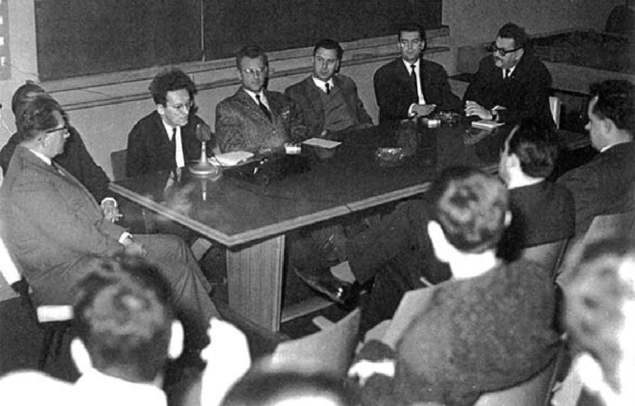 Prvi nastup u javnosti čitave redakcije časopisa Praxis (Studentski centar, Zagreb, koncem 1964.).