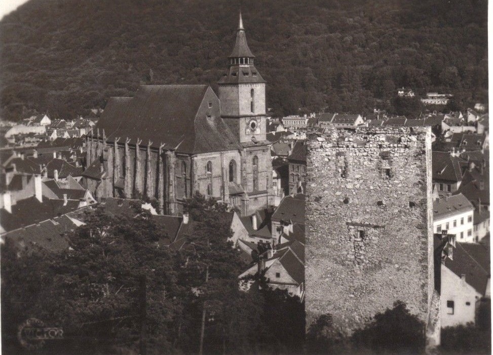 Turnul Negru şi Biserica Neagră: vedere panoramică de pe Dealul Warthe, 1936