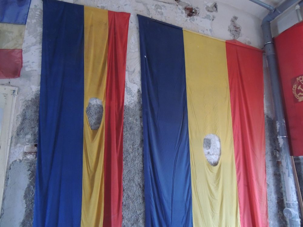Flags without coats of arms from the Revolution of 1989