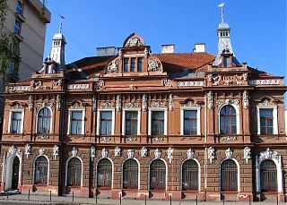 The facade of the historical building that hosts the Braşov Art Museum