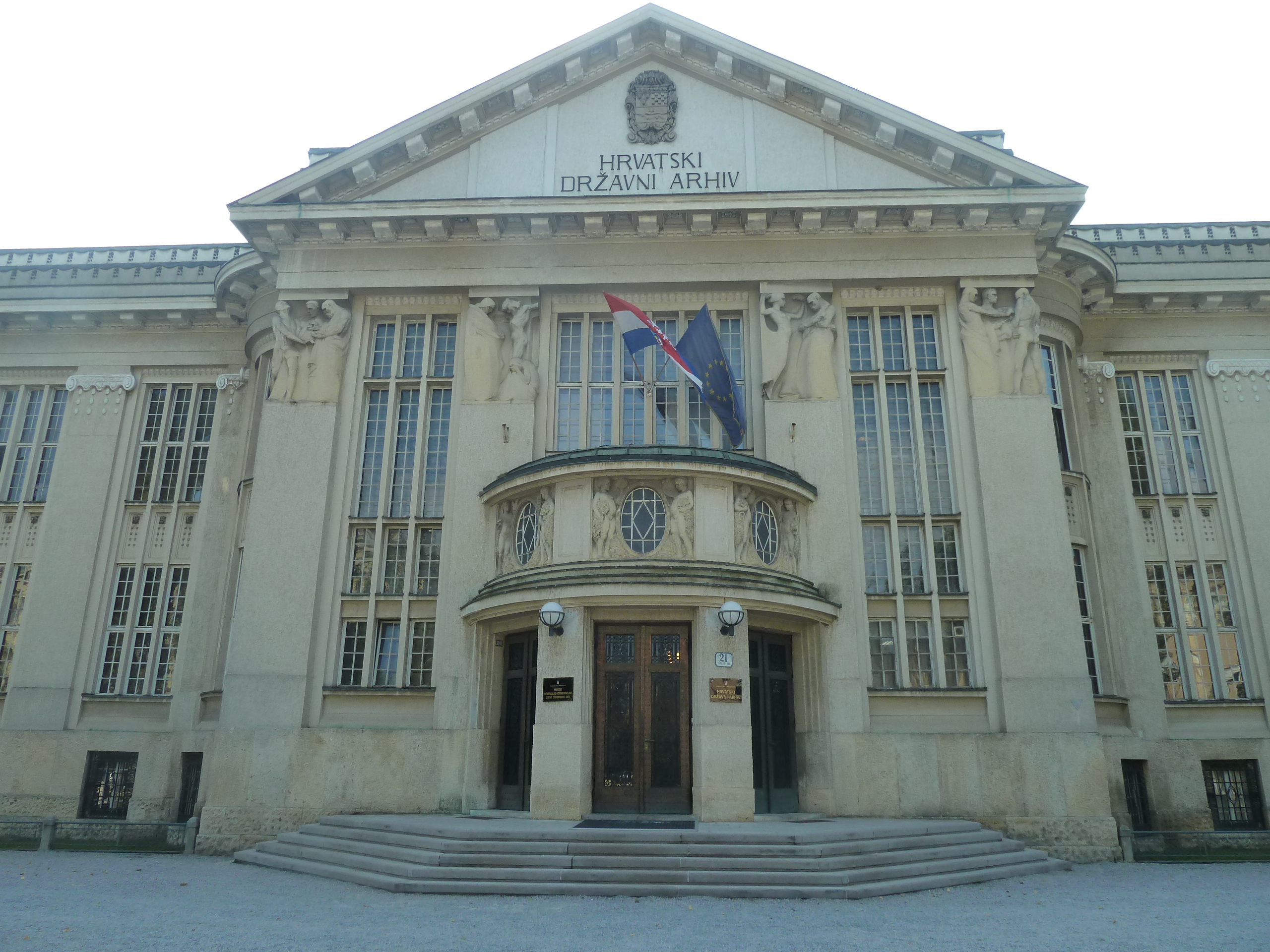 Zgrada Hrvatskog državnog arhiva u Zagrebu. (2016_28_09)