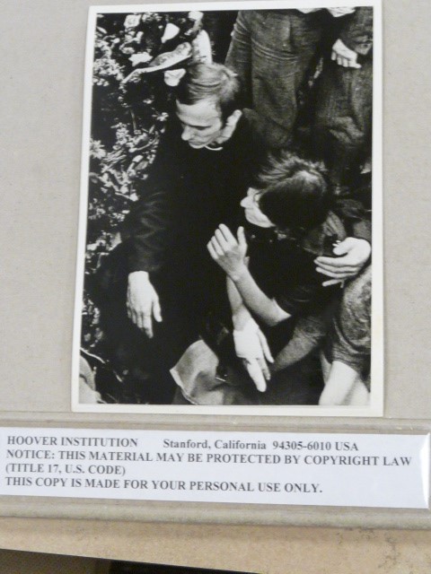 Erazm Ciołek's photo of Jerzy Popiełuszko and Barbara Sadowska, Grzegorz Przemyk's mother, at Przemyk's funeral in 1983