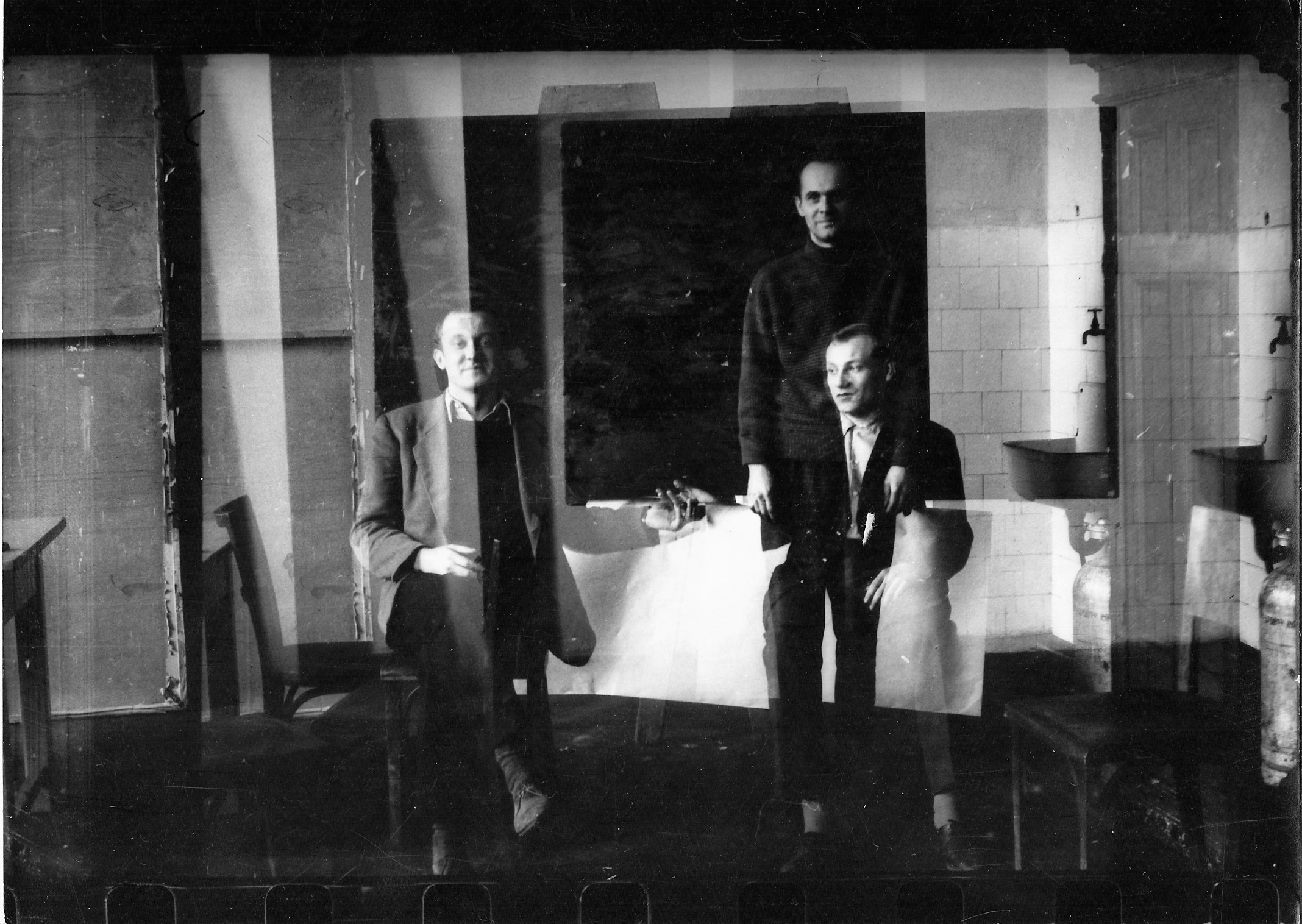 Deim Pál Altorjai Sándorral és Baranyai Andrásal a Képzőművészeti Főiskolán, 1960-ban. Fotó: Deim Pál