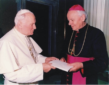Alexandru Todea (Romanian Greek-Catholic bishop of the Făgăraş and Alba Iulia Diocese) and the Pope John Paul II in the early 1990s