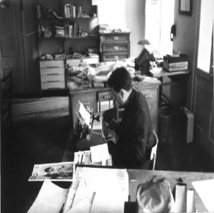 Živko Kustić at the desk in the redaction of Glas Koncila.