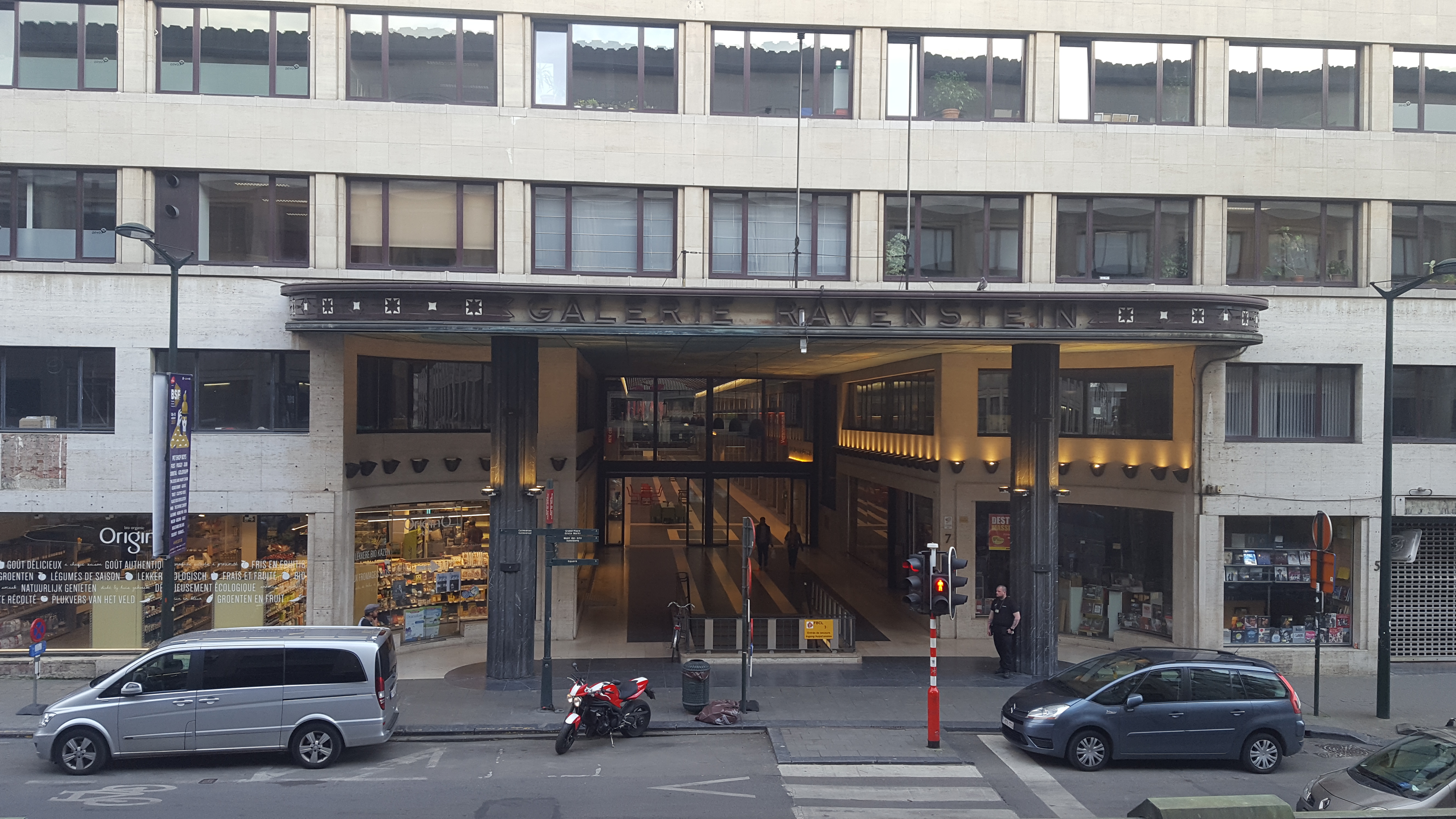 A brüsszeli Galerie Ravenstein épülete, ahol az Európai Kulturális Akció nevű szervezet irodái találhatók, 2017.