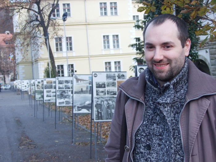 Ovidiu Taloş during the opening of one of the exhibitions of the Oraşul Memorabil project