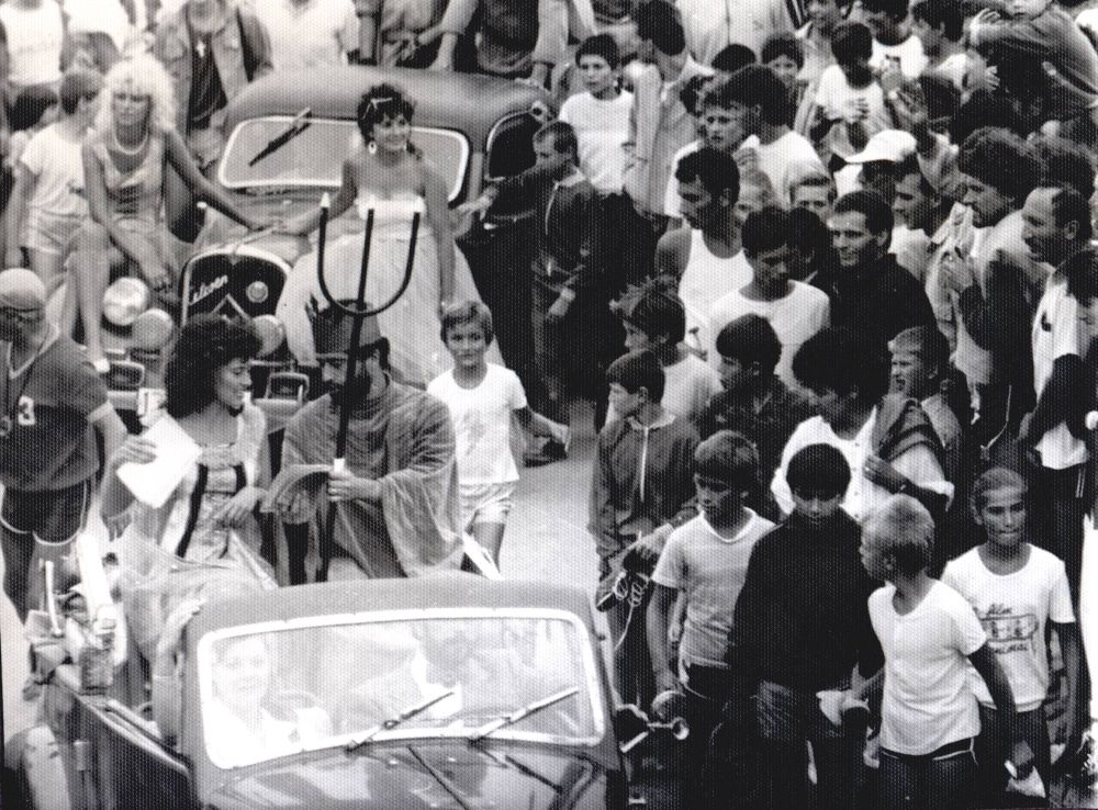 Sosirea cu pompă a zeului Neptun la Festivalul Mării, Costinești, anii 1980