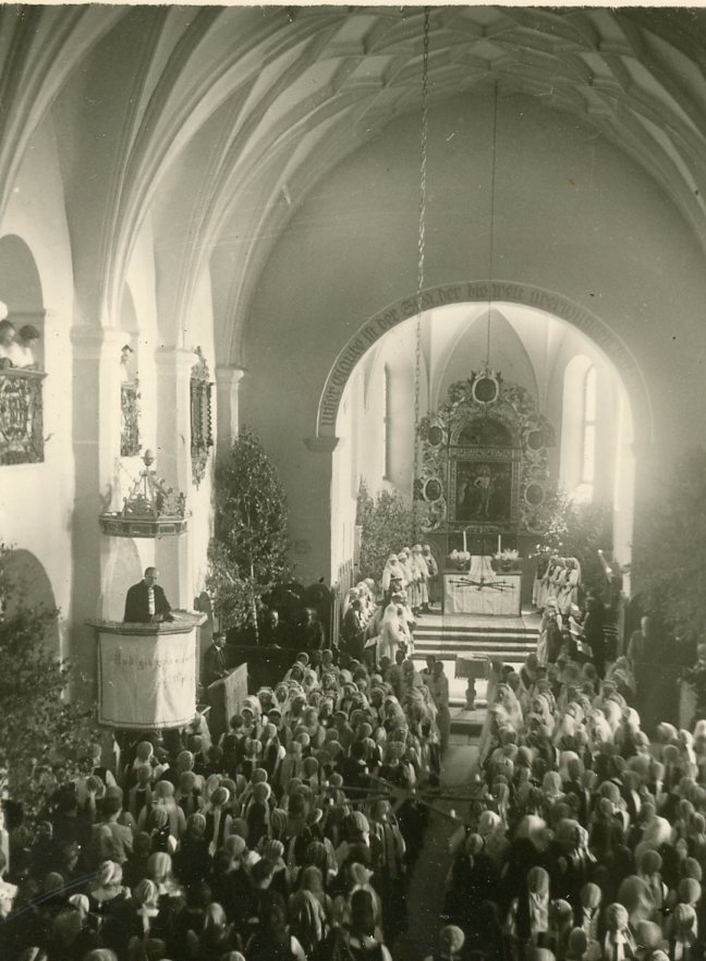 Mass in an Evangelical Church in Transylvania