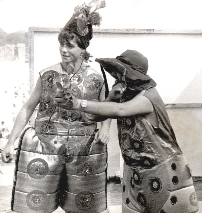 Photo from the main show of the Festivals of the Sea with members of the comedy troupe Divertis, Costinești